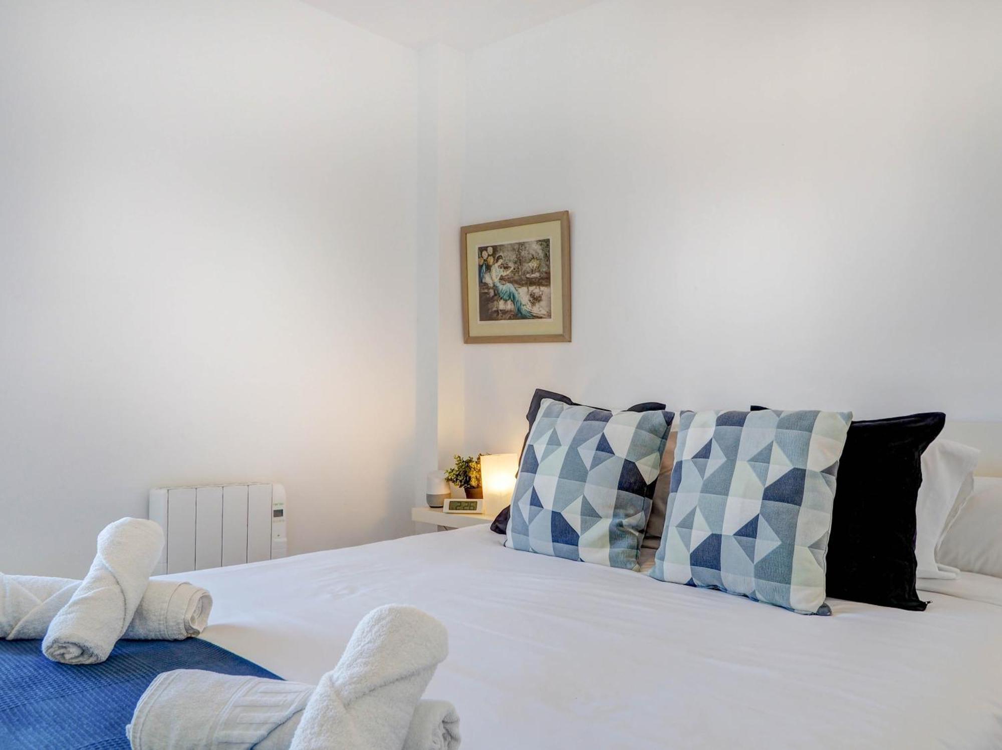 Balmins White By Hello Homes Sitges Bagian luar foto